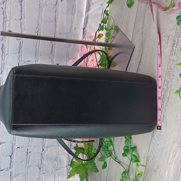 DKNY Leather shoulder/ Laptop Bag NWOT - Picture 6 of 11